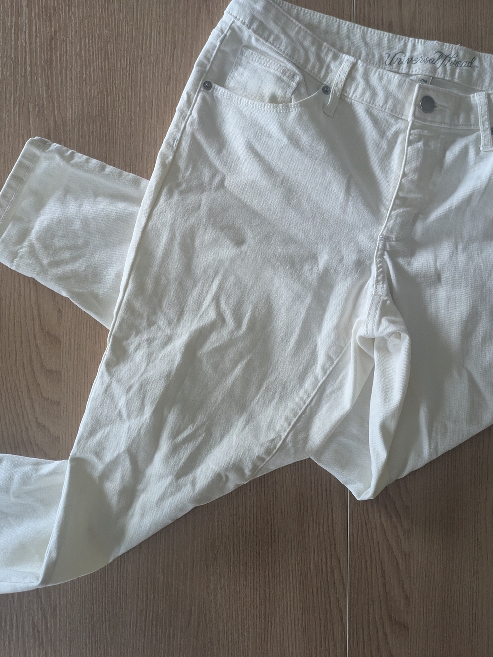 Universal Thread White High-Rise Skinny Jeans